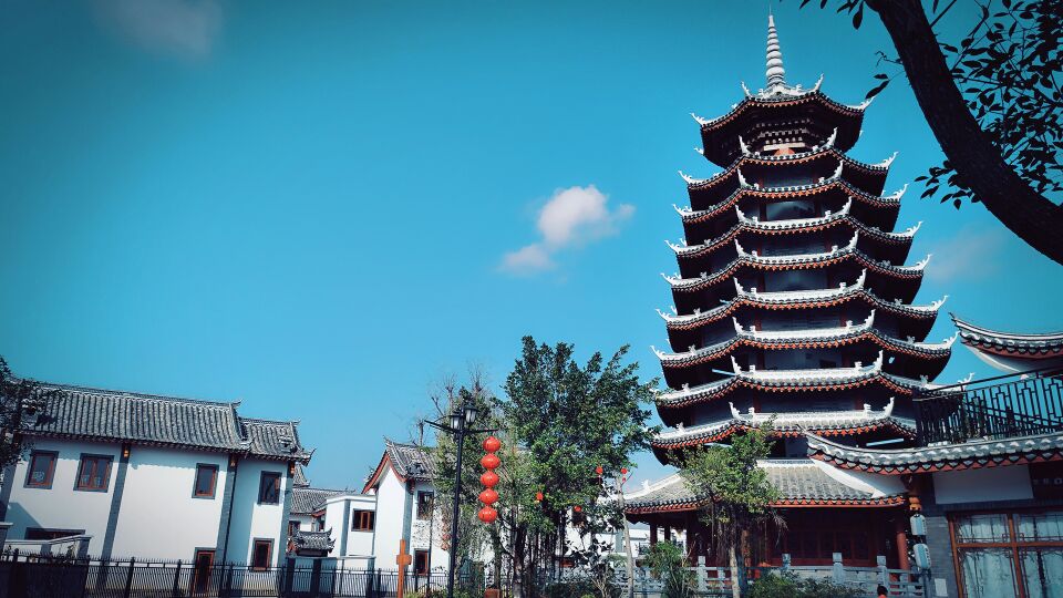 {線上賭場}(广西旅游必去十大景点)