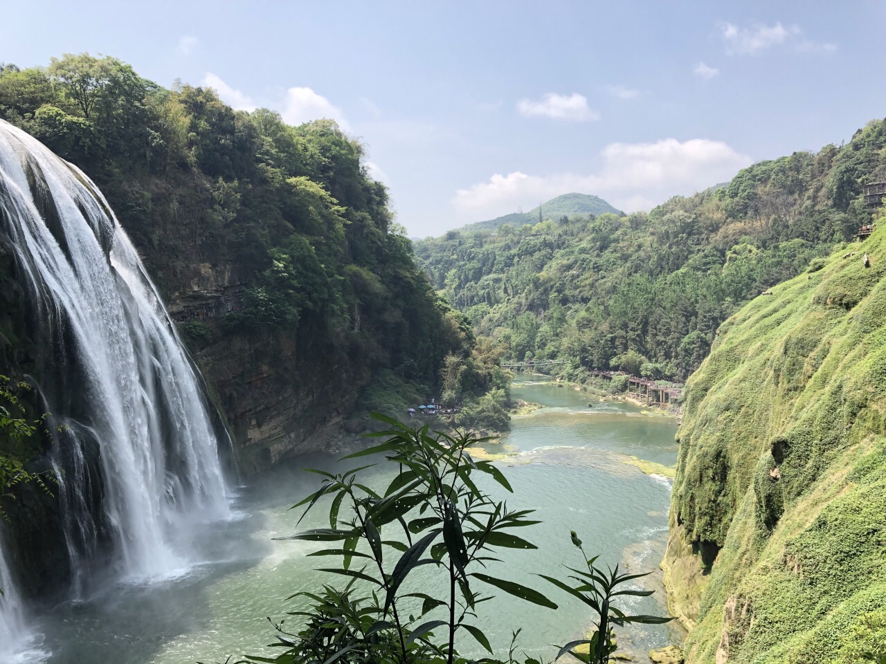 黄果树瀑布旅游（黄果树瀑布的美景描述）